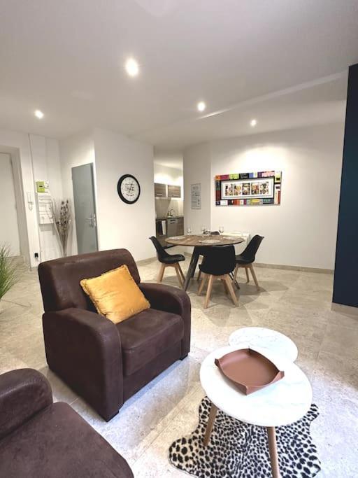 Appartement Centre Ville - Parking Prive - Wifi ニーム エクステリア 写真