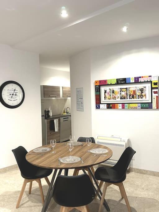 Appartement Centre Ville - Parking Prive - Wifi ニーム エクステリア 写真